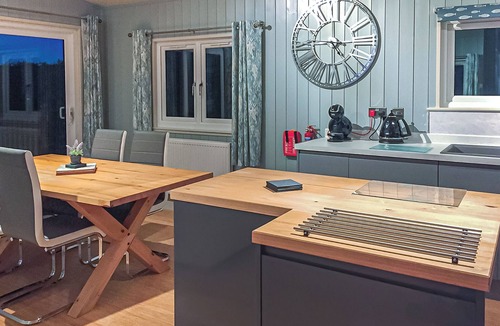 Scawton Ski Chalet | 2 bedroom accommodation in Easingwold