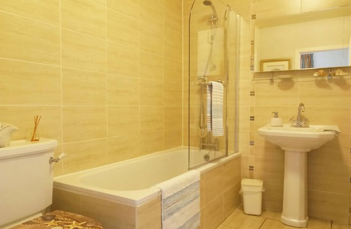 Helensburgh Cottage | 2 bedroom accommodation in Helensburgh