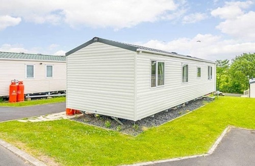 Kilwinning House | 2 bedroom accommodation in Kilwinning,