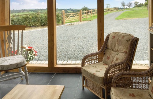 Fivelanes Cottage | 2 bedroom accommodation in North Hill