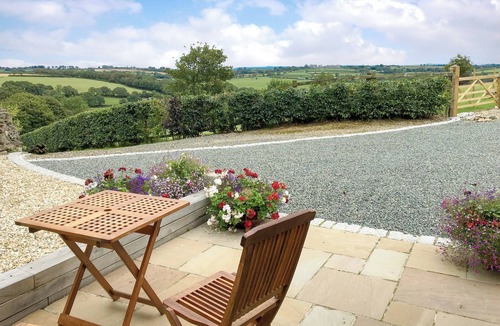 Fivelanes Cottage | 2 bedroom accommodation in North Hill