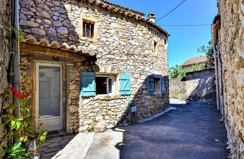 Goudargues House | 2 bedroom accommodation in Goudargues