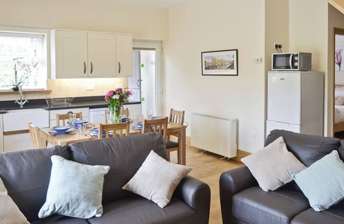 Llandwrog Cottage | 2 bedroom accommodation in Rhostryfan, Caernarfon