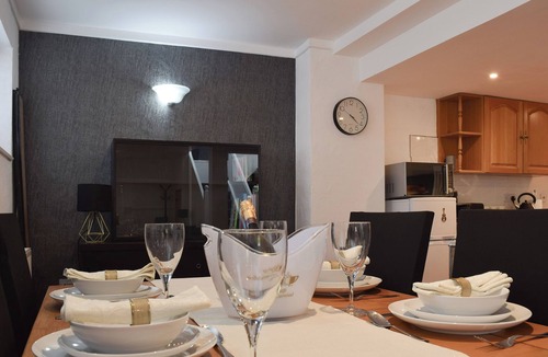 Carterton Cottage | 2 bedroom accommodation in Carterton