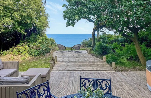 Corton Cottage | 2 bedroom accommodation in Corton, near Lowestoft