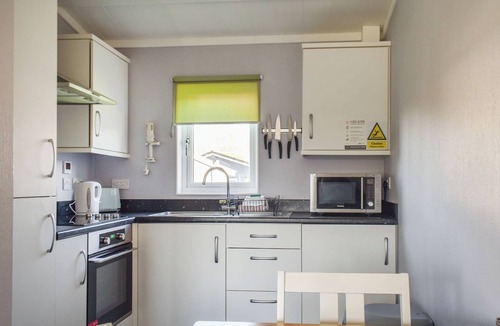 Oulton Broad Cottage | 2 bedroom accommodation in Lowestoft