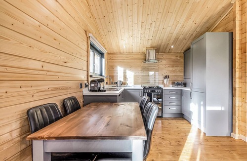 Driffield Ski Chalet | 2 bedroom accommodation in Nafferton