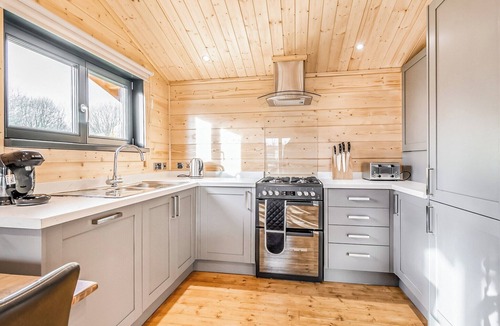 Driffield Ski Chalet | 2 bedroom accommodation in Nafferton