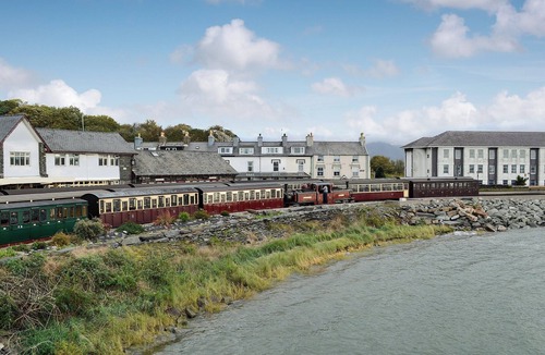 Borth-y-Gest Cottage | 2 bedroom accommodation in Porthmadog