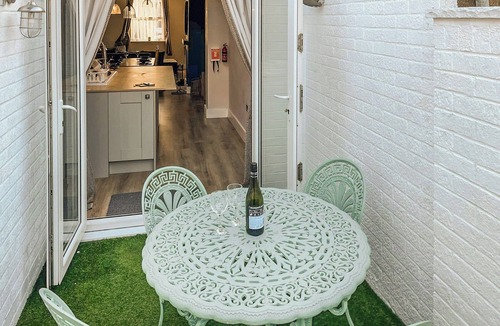 Beverley Cottage | 2 bedroom accommodation in Beverley