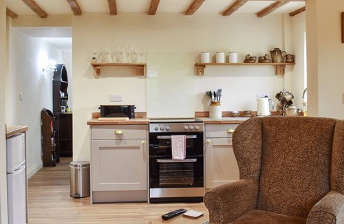 Swadlincote Cottage | 2 bedroom accommodation in Chilcote