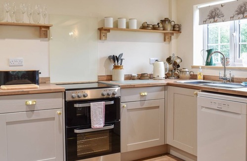 Swadlincote Cottage | 2 bedroom accommodation in Chilcote