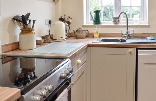 Swadlincote Cottage | 2 bedroom accommodation in Chilcote