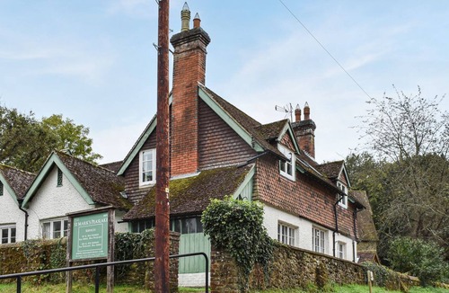 Peaslake Cottage | 2 bedroom accommodation in Peaslake