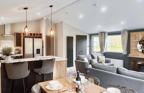 Pershore Ski Chalet | 2 bedroom accommodation in Pershore