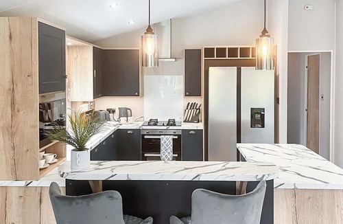 Pershore Ski Chalet | 2 bedroom accommodation in Pershore