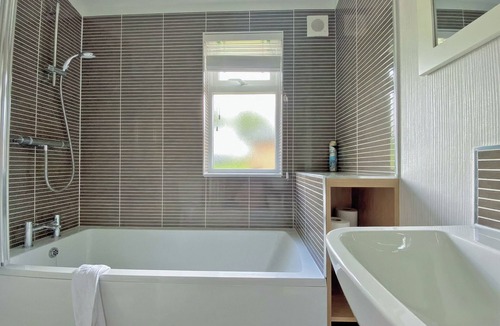 Tunstall Ski Chalet | 2 bedroom accommodation in Tunstall, Richmond