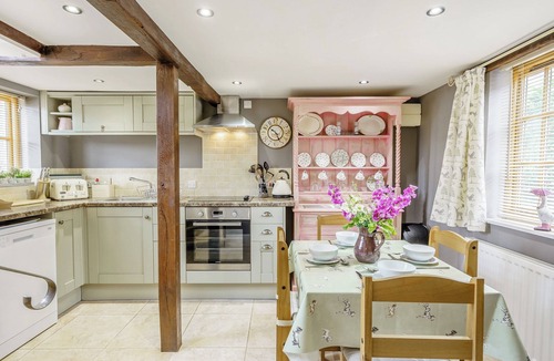 New Forest District Cottage | 2 bedroom accommodation in Ringwood