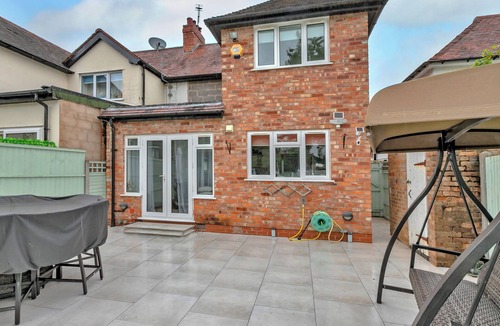 Solihull Cottage | 2 bedroom accommodation in Solihull