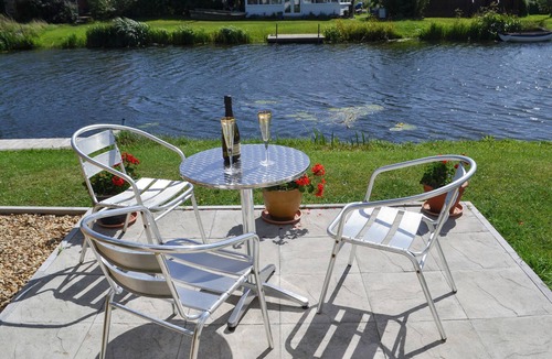 Spalding Cottage | 2 bedroom accommodation in Surfleet