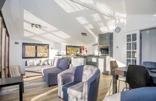 Dilton Marsh Ski Chalet | 2 bedroom accommodation in Westbury