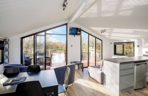 Dilton Marsh Ski Chalet | 2 bedroom accommodation in Westbury