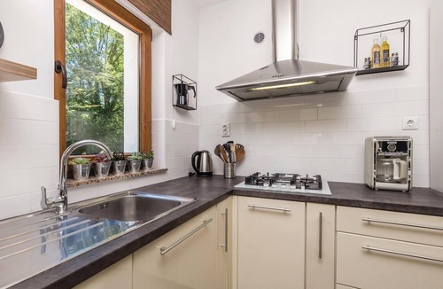 Sarsoni House | 2 bedroom accommodation in Zastenice