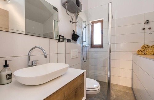 Sarsoni House | 2 bedroom accommodation in Zastenice