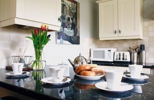 Binsted Cottage | 2 bedroom accommodation in Blacknest, near Alton