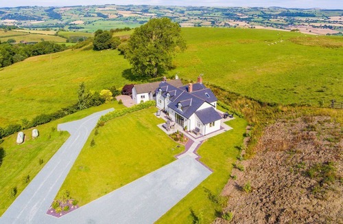 Bromlow Cottage | 2 bedroom accommodation in Bromlow
