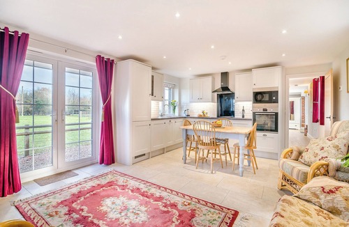 Lower Wick Cottage | 2 bedroom accommodation in Lower Wick, Dursley