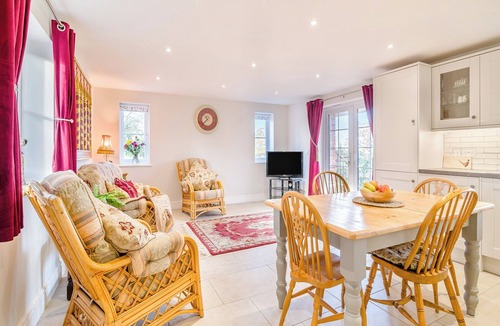 Lower Wick Cottage | 2 bedroom accommodation in Lower Wick, Dursley