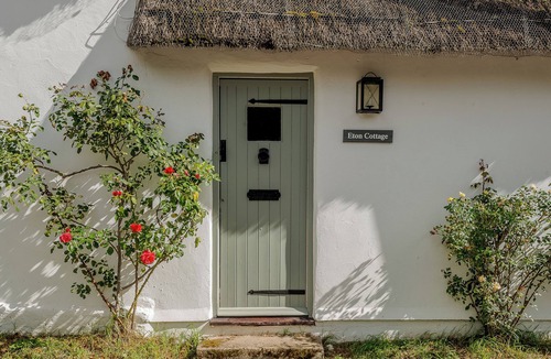 East Woodyates Cottage | 2 bedroom accommodation in Farnham