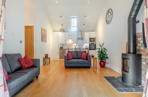 East Woodyates Cottage | 2 bedroom accommodation in Farnham