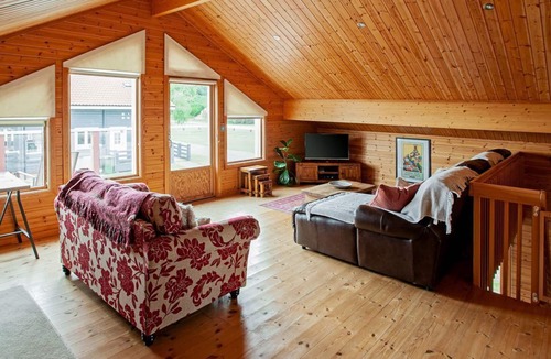 Hopton Cabin | 2 bedroom accommodation in Fritton