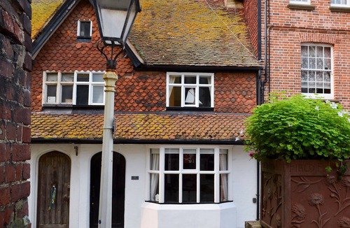 Old Town Hastings Cottage | 2 bedroom accommodation in Hastings