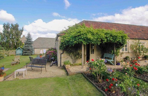 Laverton Cottage | 2 bedroom accommodation in Tarlton, Cirencester
