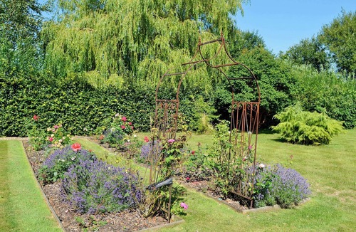 Laverton Cottage | 2 bedroom accommodation in Tarlton, Cirencester