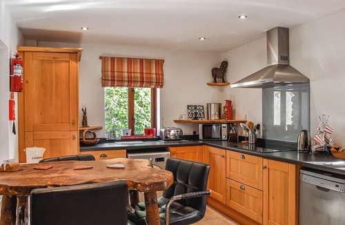 Crynant Cottage | 2 bedroom accommodation in Pennard