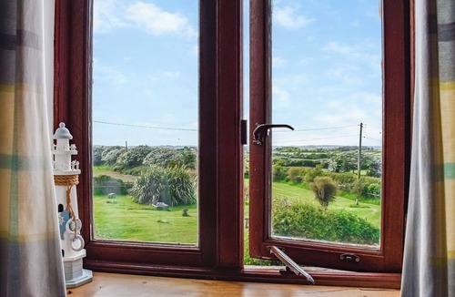 Crynant Cottage | 2 bedroom accommodation in Pennard