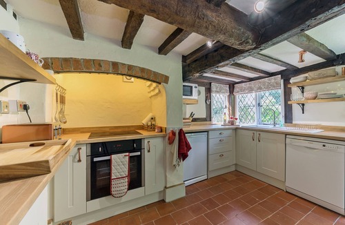 Eckington Cottage | 2 bedroom accommodation in Eckington, near Pershore