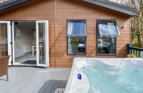 Saltash Cabin | 2 bedroom accommodation in Notter Bridge, Saltash