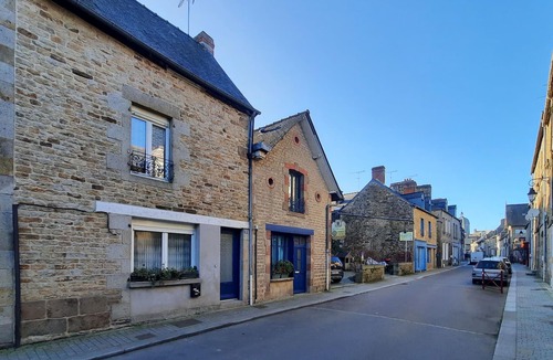 Antrain House | 2 bedroom accommodation in Antrain