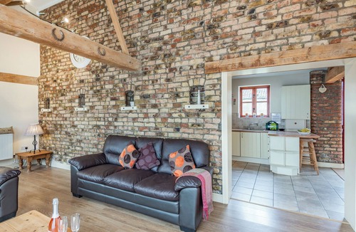 Arnold Cottage | 2 bedroom accommodation in Routh, Beverley