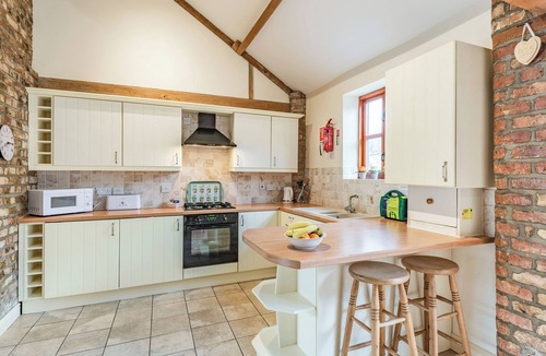 Arnold Cottage | 2 bedroom accommodation in Routh, Beverley