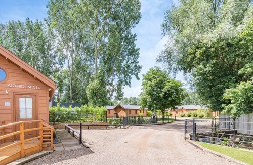 Arnold Cabin | 2 bedroom accommodation in Skirlaugh, Nr Hull