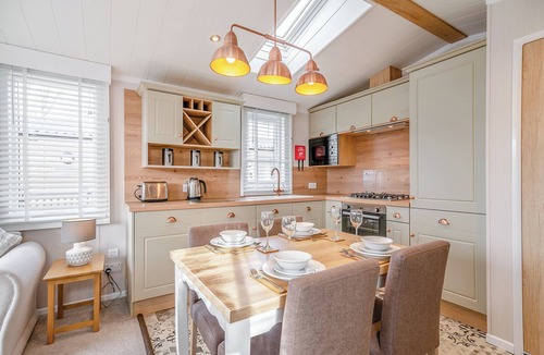 Arnold Ski Chalet | 2 bedroom accommodation in Skirlaugh, Nr Hull