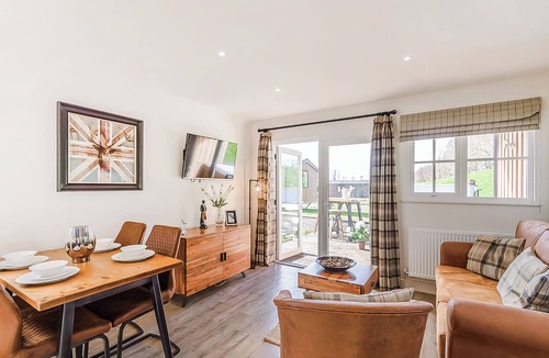 Arnold Ski Chalet | 2 bedroom accommodation in Skirlaugh, Nr Hull