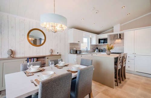 Arnold Ski Chalet | 2 bedroom accommodation in Skirlaugh, Nr Hull