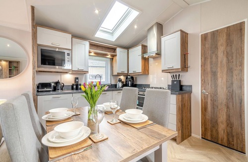 Arnold Ski Chalet | 2 bedroom accommodation in Skirlaugh, Nr Hull